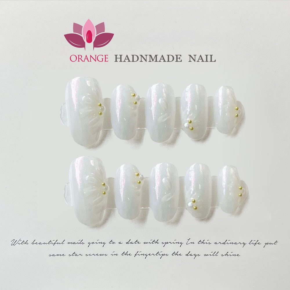 Almond Handmade False Nail With Design Medium Length Heart Design Manicuree Wearable Full Cover Artificial Professional Nail Art